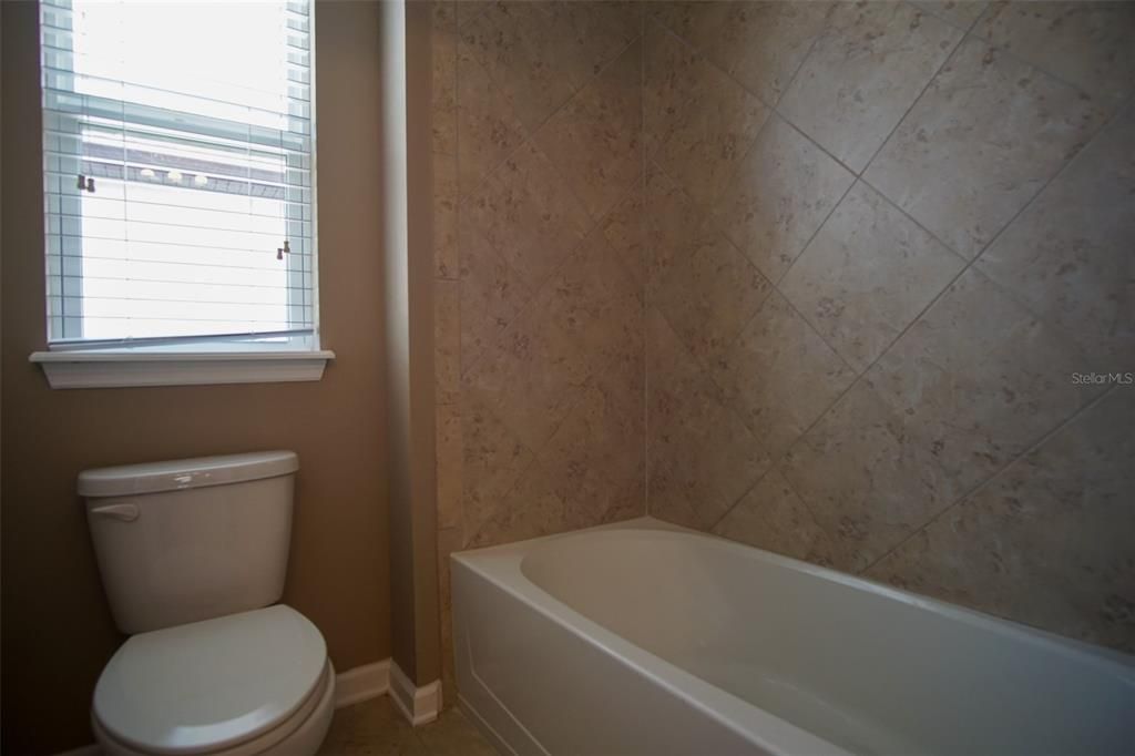 Недавно арендовано: $2,800 (5 спален, 4 ванн, 3448 Квадратных фут)