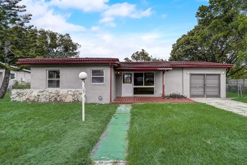 Recently Sold: $203,000 (2 beds, 2 baths, 955 Square Feet)
