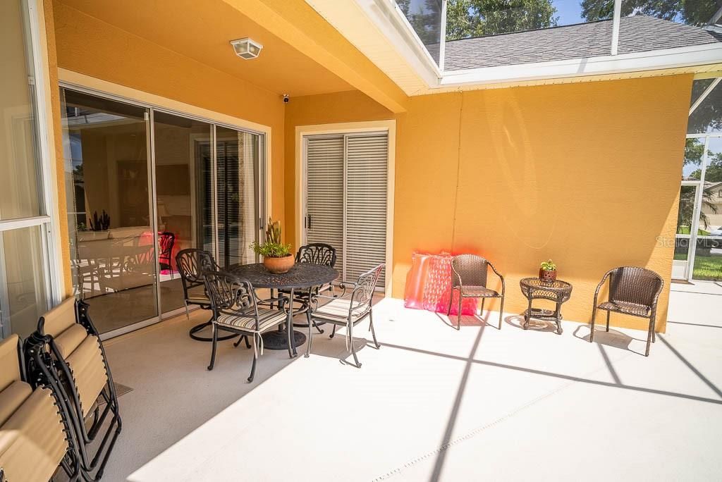 Recently Sold: $550,000 (4 beds, 3 baths, 2560 Square Feet)