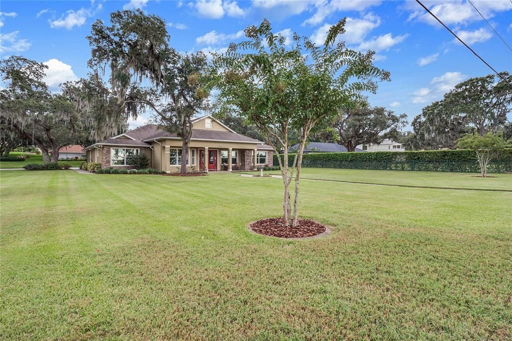 Recently Sold: $1,000,000 (3 beds, 2 baths, 2574 Square Feet)