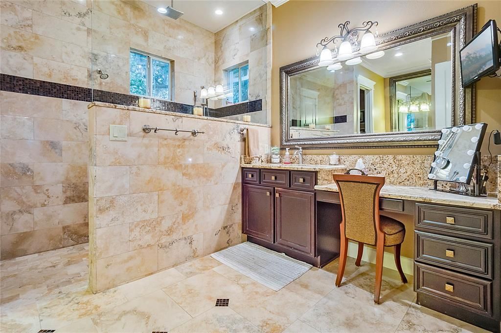 Recently Sold: $1,000,000 (3 beds, 2 baths, 2574 Square Feet)