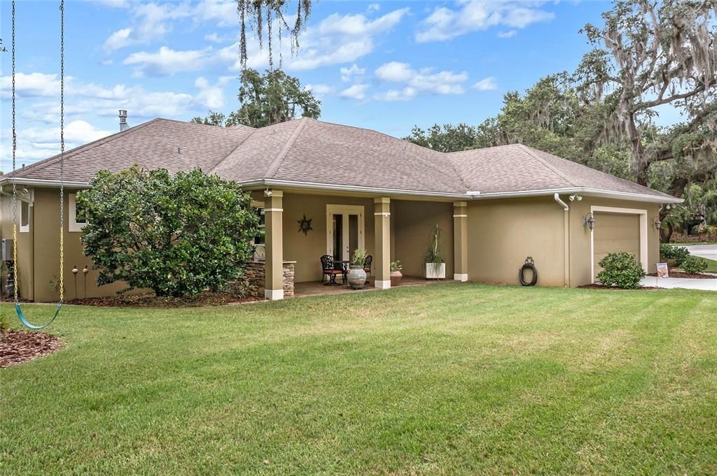 Recently Sold: $1,000,000 (3 beds, 2 baths, 2574 Square Feet)