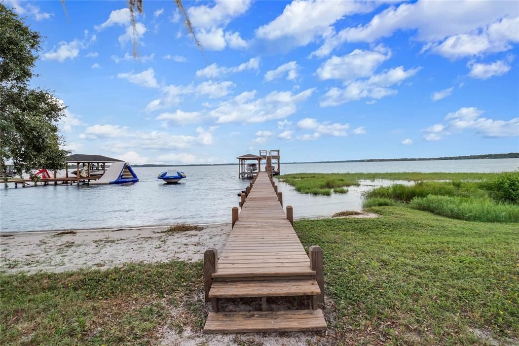 Recently Sold: $1,000,000 (3 beds, 2 baths, 2574 Square Feet)