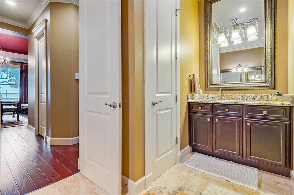 Recently Sold: $1,000,000 (3 beds, 2 baths, 2574 Square Feet)