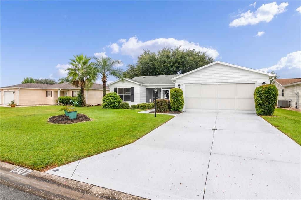 Recently Sold: $320,000 (3 beds, 2 baths, 1392 Square Feet)