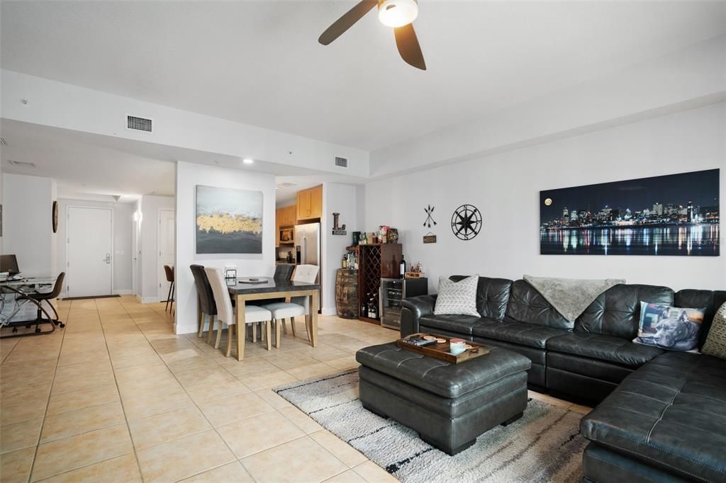 Recently Sold: $399,999 (1 beds, 2 baths, 1400 Square Feet)