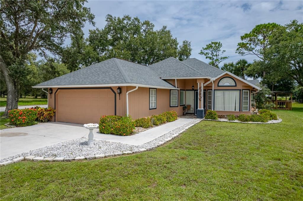 Recently Sold: $279,900 (3 beds, 2 baths, 1684 Square Feet)