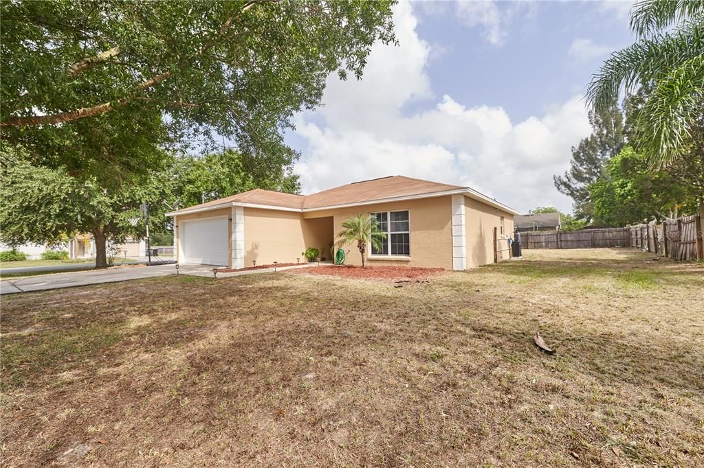 Recently Sold: $204,995 (3 beds, 2 baths, 1242 Square Feet)