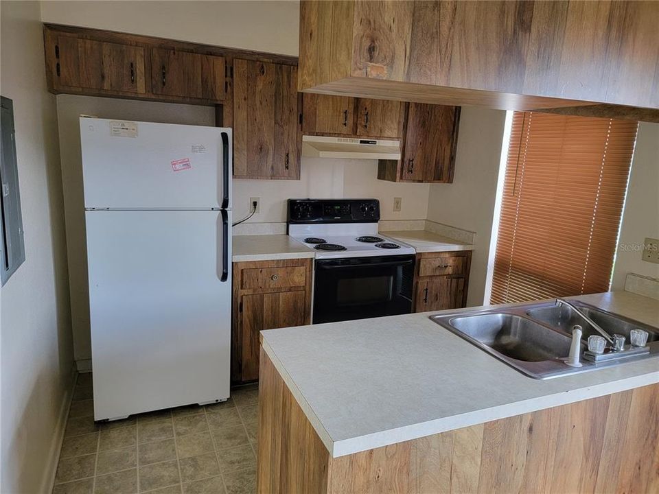 Recently Rented: $800 (2 beds, 2 baths, 865 Square Feet)