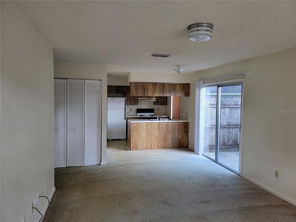 Recently Rented: $800 (2 beds, 2 baths, 865 Square Feet)