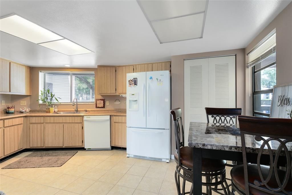 Recently Sold: $184,900 (2 beds, 2 baths, 1246 Square Feet)