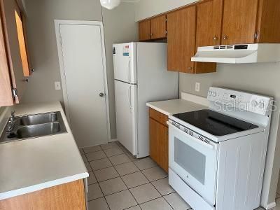 Recently Rented: $1,250 (3 beds, 1 baths, 950 Square Feet)