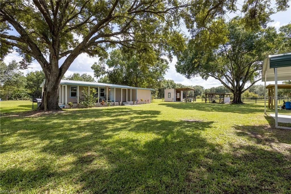 Recently Sold: $325,000 (3 beds, 2 baths, 1196 Square Feet)