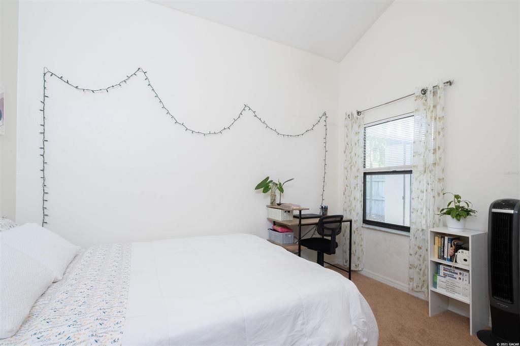Recently Sold: $123,500 (2 beds, 2 baths, 1070 Square Feet)
