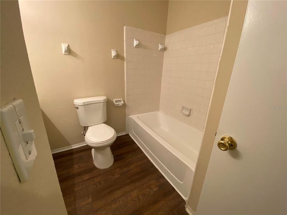 最近售出: $125,000 (2 贝兹, 2 浴室, 1126 平方英尺)