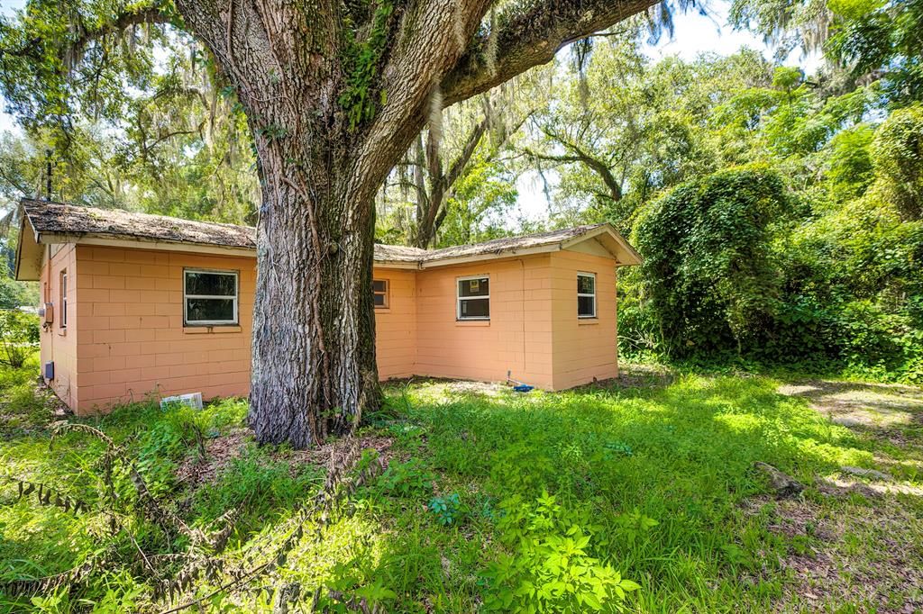 Recently Sold: $64,900 (3 beds, 1 baths, 824 Square Feet)