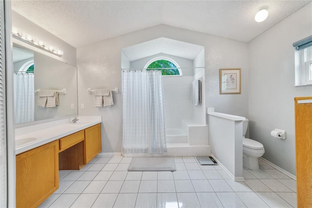 最近售出: $280,000 (3 贝兹, 2 浴室, 1682 平方英尺)