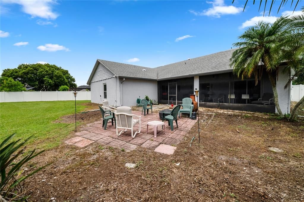 Recently Sold: $280,000 (3 beds, 2 baths, 1682 Square Feet)