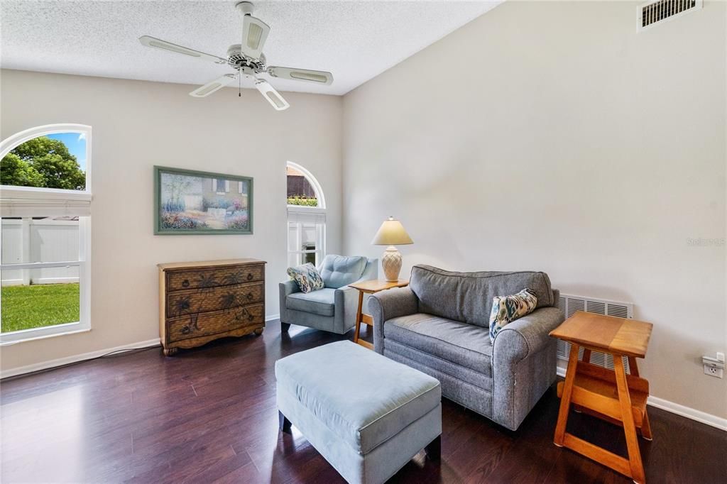 Recently Sold: $280,000 (3 beds, 2 baths, 1682 Square Feet)