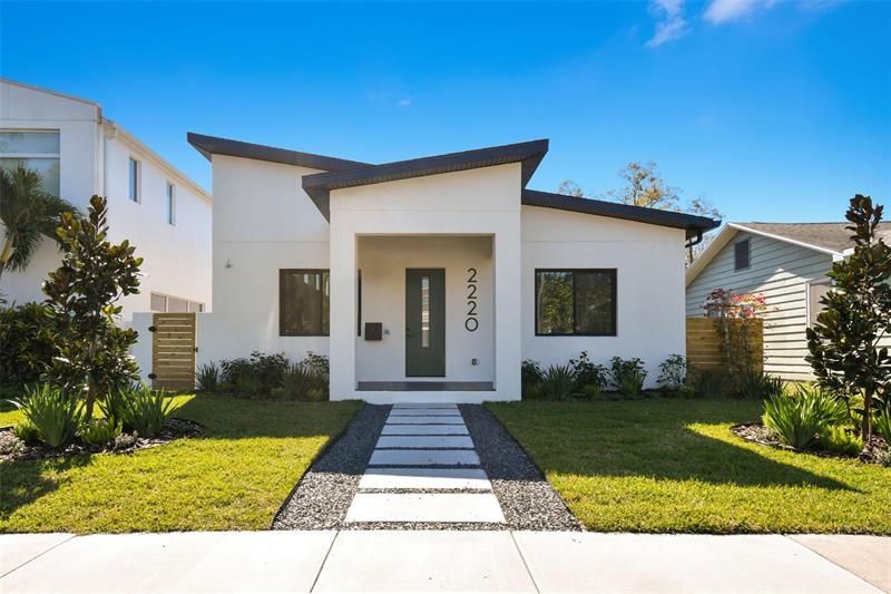 Recently Sold: $975,000 (3 beds, 3 baths, 2445 Square Feet)
