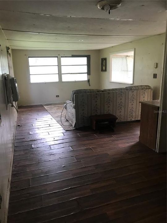 Vendido Recientemente: $35,000 (2 camas, 1 baños, 792 Pies cuadrados)