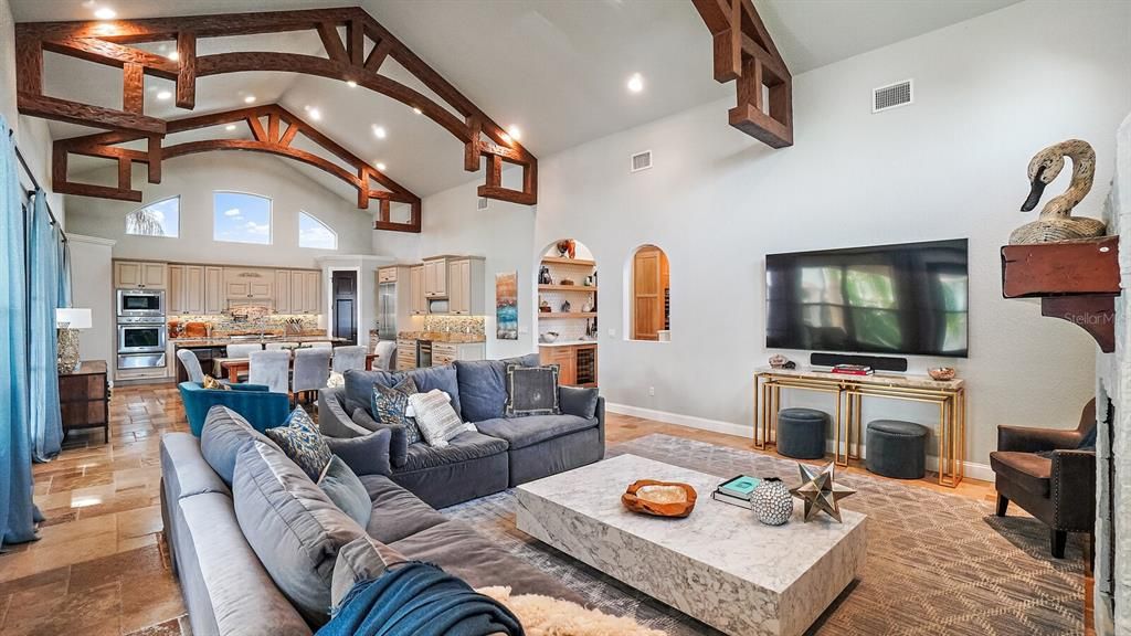 Recently Sold: $2,998,000 (3 beds, 2 baths, 4134 Square Feet)