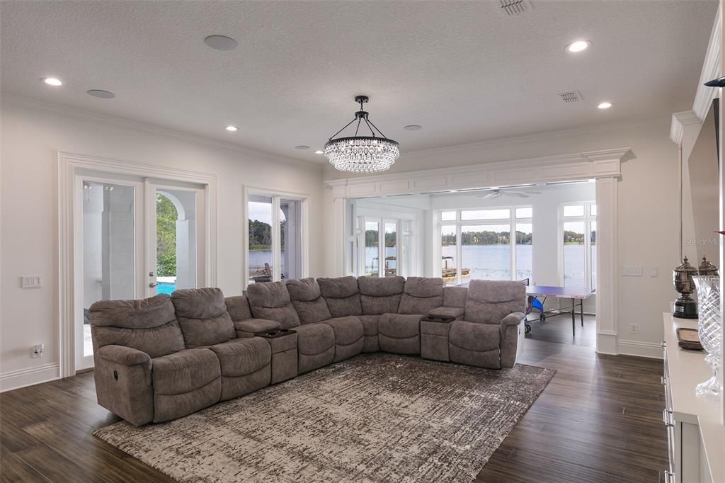 Recently Sold: $5,700,000 (5 beds, 4 baths, 7178 Square Feet)