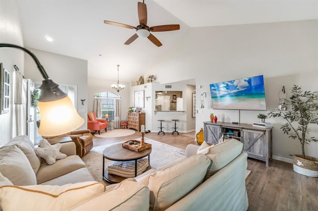 Recently Sold: $253,000 (2 beds, 2 baths, 1352 Square Feet)