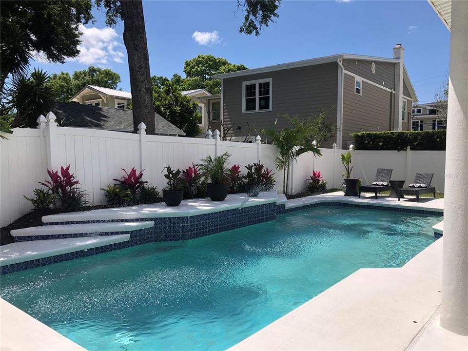 Recently Sold: $1,350,000 (4 beds, 3 baths, 2906 Square Feet)