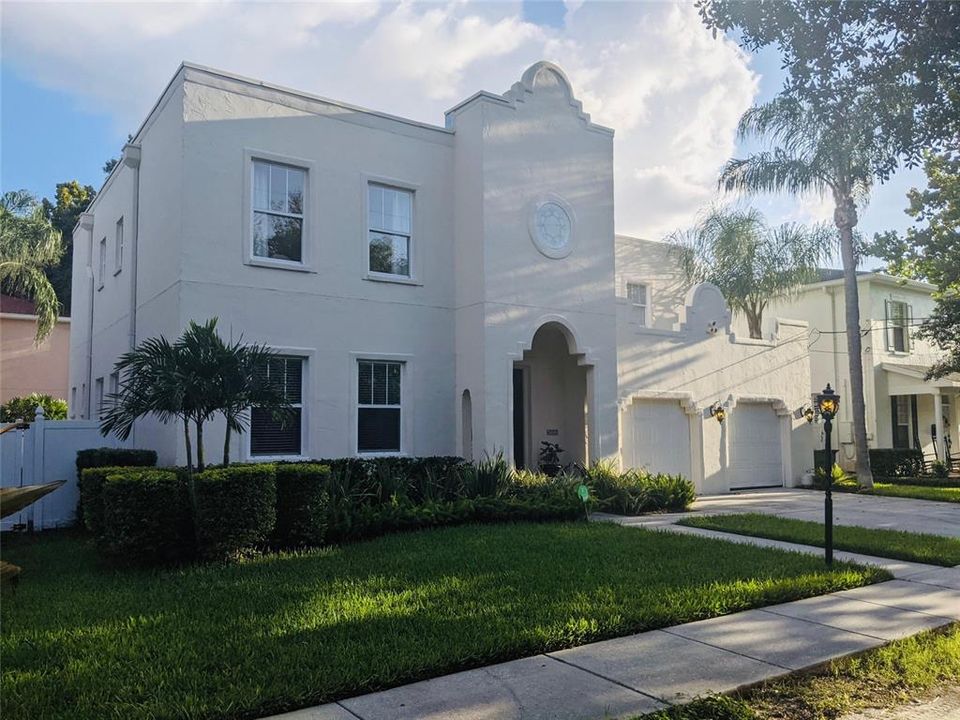 Recently Sold: $1,350,000 (4 beds, 3 baths, 2906 Square Feet)