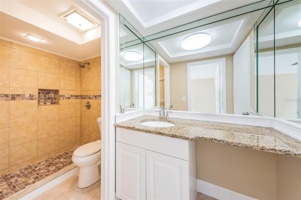最近售出: $215,000 (3 贝兹, 2 浴室, 1464 平方英尺)