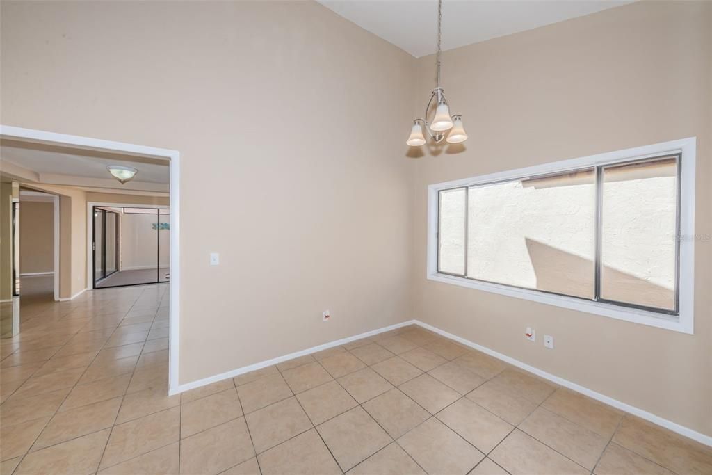 Recently Sold: $215,000 (3 beds, 2 baths, 1464 Square Feet)