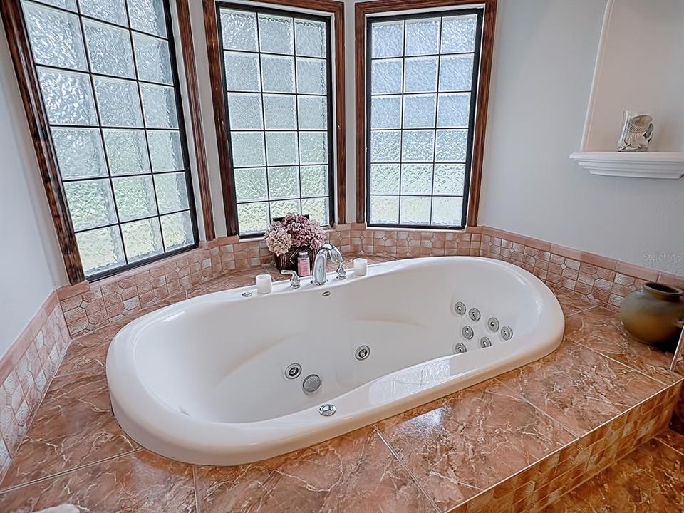 Недавно продано: $545,000 (3 спален, 2 ванн, 2700 Квадратных фут)