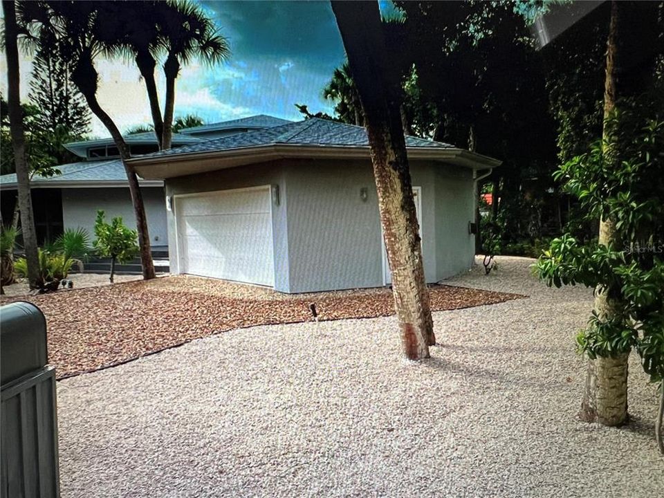 For Rent: $30,000 (3 beds, 3 baths, 3395 Square Feet)