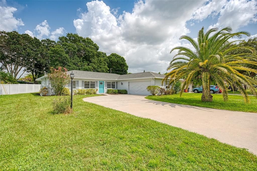 Recently Sold: $365,000 (2 beds, 2 baths, 1719 Square Feet)