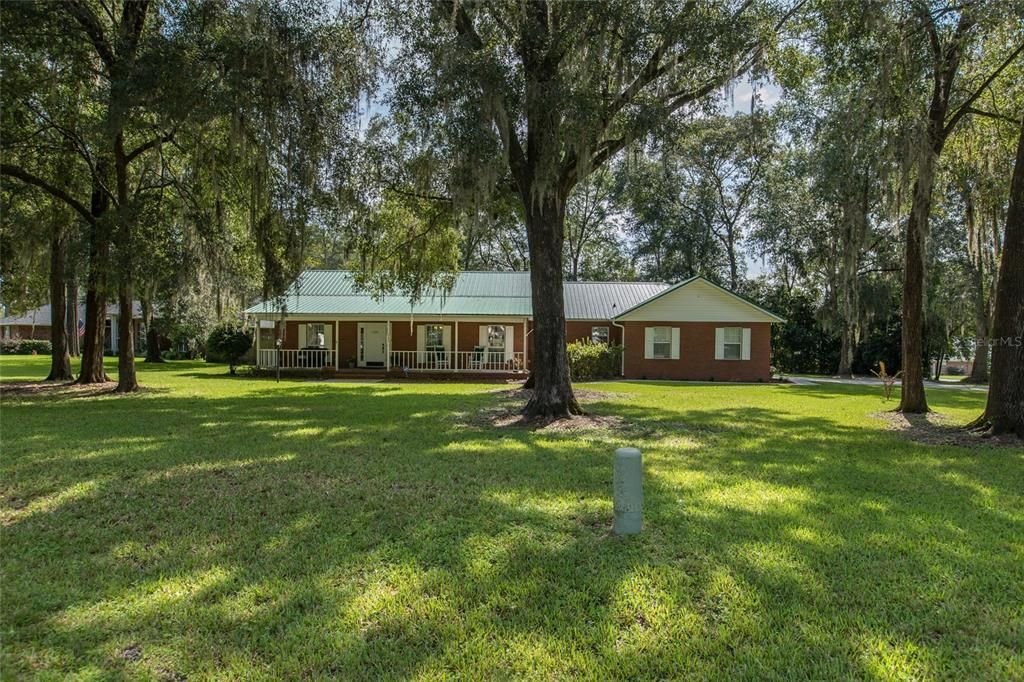 Recently Sold: $299,999 (3 beds, 2 baths, 1822 Square Feet)