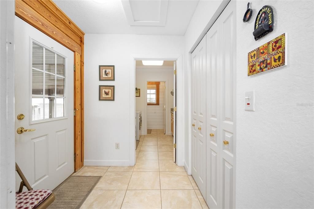 Vendido Recientemente: $549,000 (3 camas, 2 baños, 1796 Pies cuadrados)