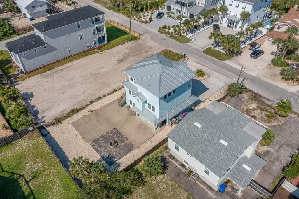 Recently Sold: $1,400,000 (4 beds, 3 baths, 2103 Square Feet)