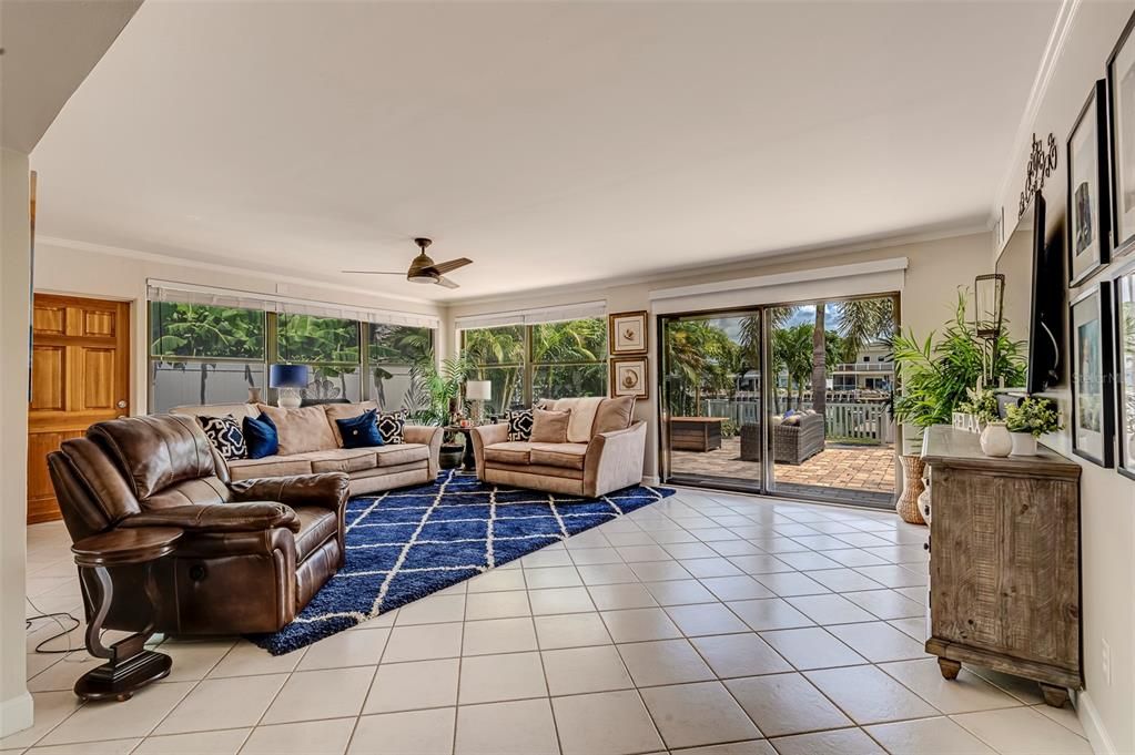 Recently Sold: $975,000 (3 beds, 2 baths, 1896 Square Feet)