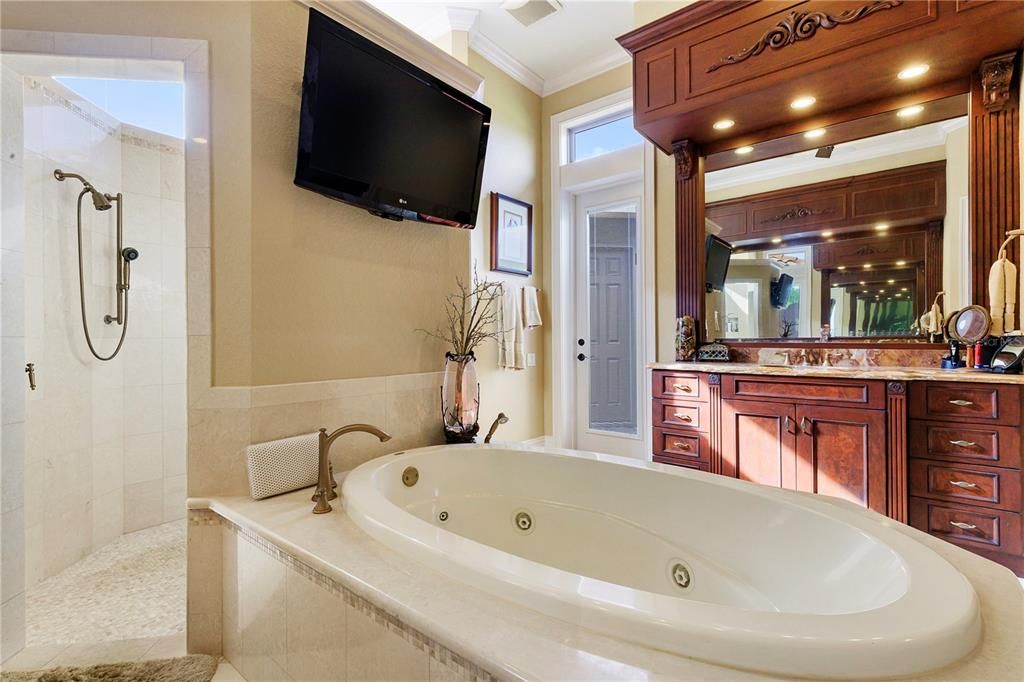 Недавно продано: $2,295,000 (5 спален, 4 ванн, 7410 Квадратных фут)