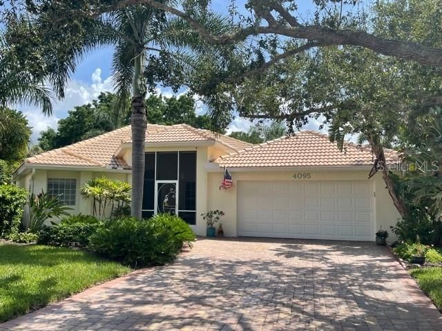 Recently Sold: $430,000 (2 beds, 2 baths, 1641 Square Feet)