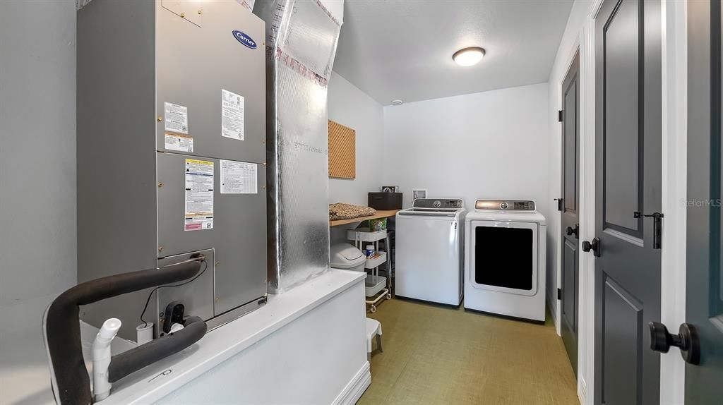 Airconditioned Laundry Room