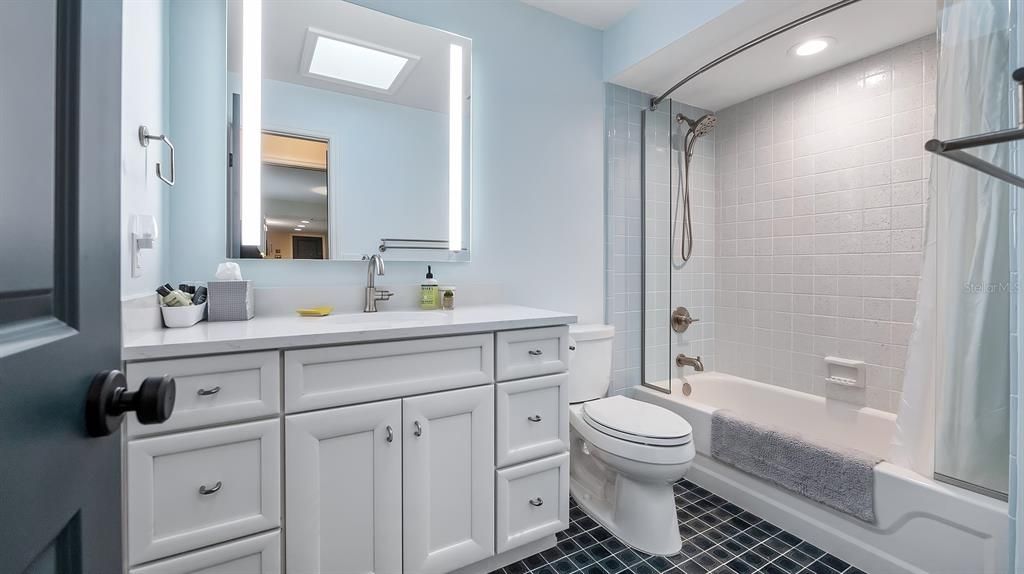 Gorgeous Remodeled Bathroom - can be closed off as part of the En-Suite