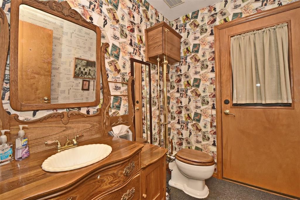 最近售出: $1,100,000 (4 贝兹, 3 浴室, 4013 平方英尺)