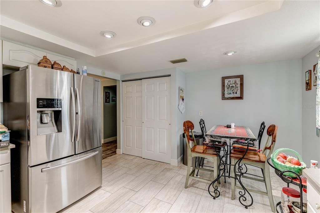 Recently Sold: $443,500 (2 beds, 2 baths, 1949 Square Feet)