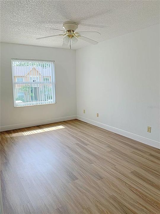 Recently Rented: $1,300 (2 beds, 2 baths, 905 Square Feet)