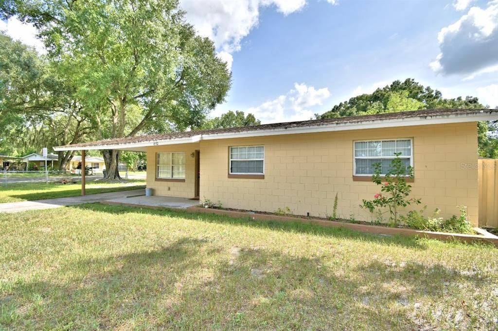 Recently Sold: $155,000 (3 beds, 2 baths, 1036 Square Feet)