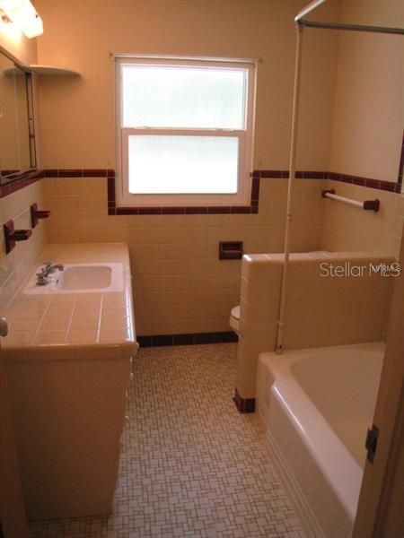 最近租的: $1,300 (2 贝兹, 2 浴室, 1264 平方英尺)