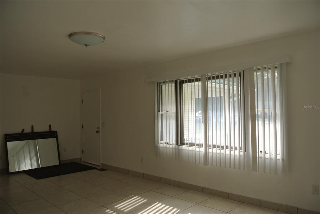 Vendido Recientemente: $359,000 (3 camas, 2 baños, 1440 Pies cuadrados)