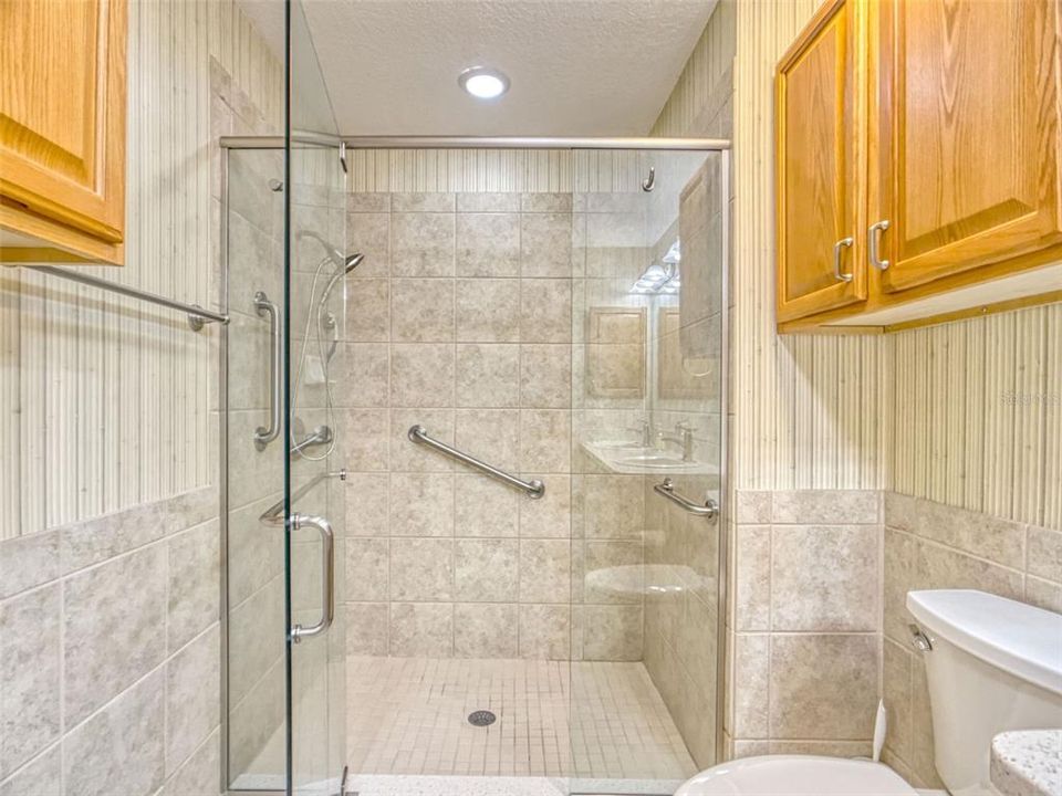 Недавно продано: $499,000 (3 спален, 2 ванн, 2264 Квадратных фут)